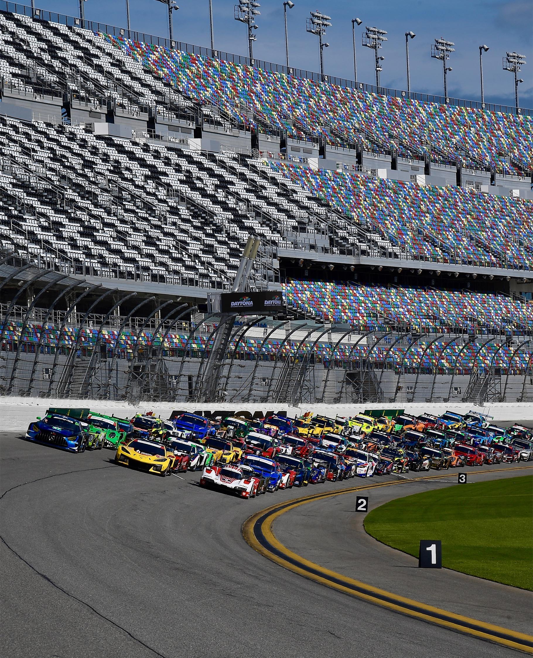 60 cars compete this weekend's Rolex 24 at Daytona — Car Racing